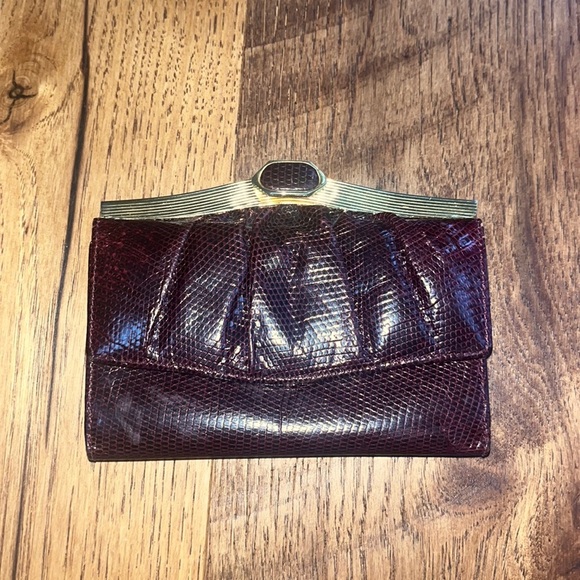 Judith Leiber Woman’s Dark Purple Wallet - Picture 1 of 5